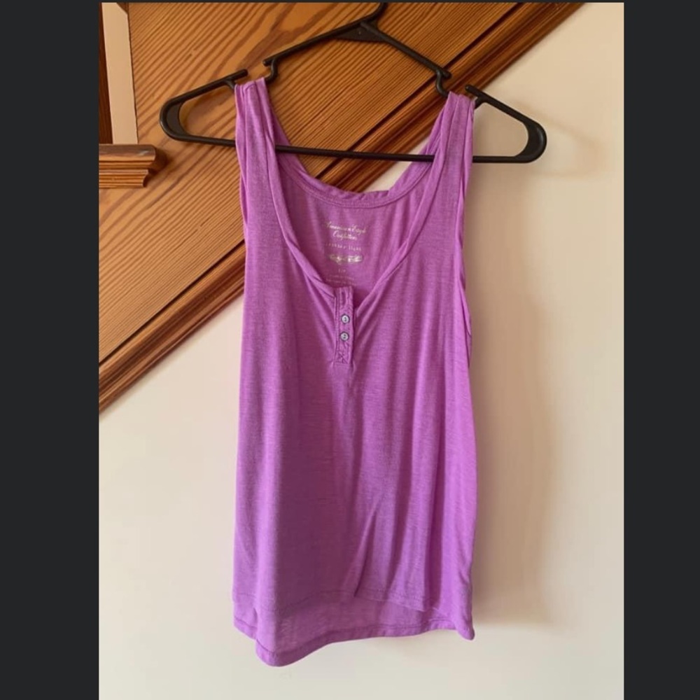 America Eagle tank. Size small.
